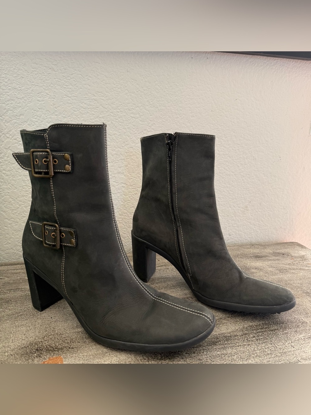 ESPACE by Robert Clergerie Charcoal GreyLeather Buckle Accent Ankle Boots Size 9